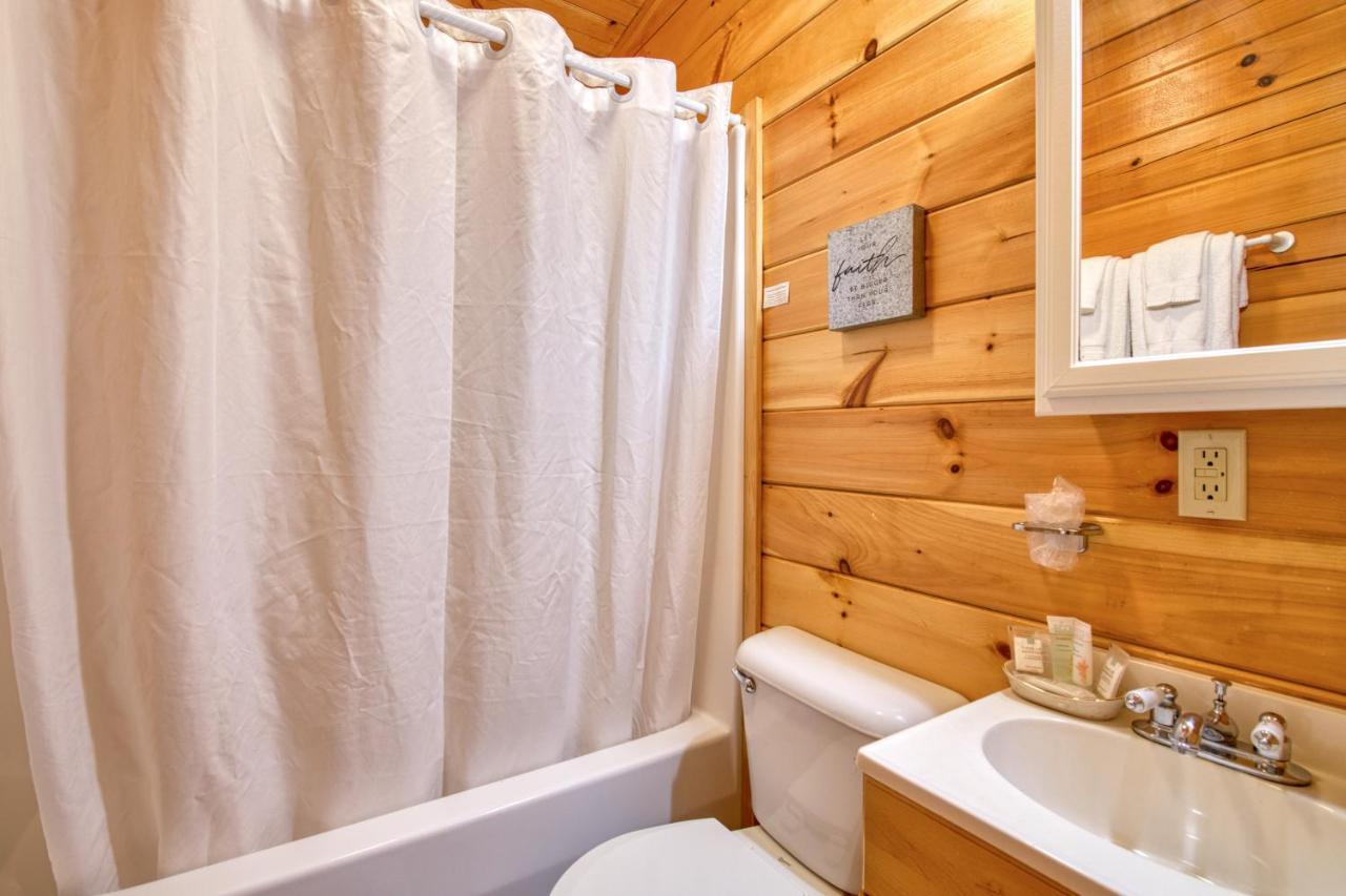 Campground Cabin Lake Junaluska Bagian luar foto